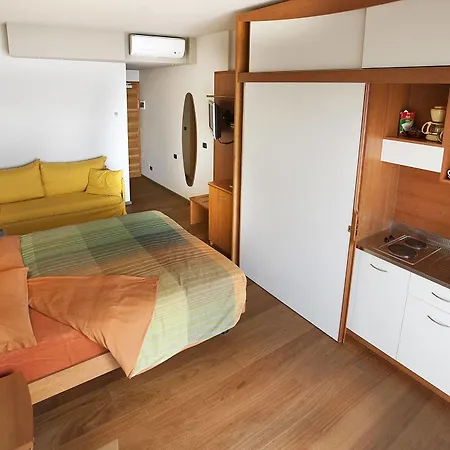 Ambienthotel 3* Мальчезіне